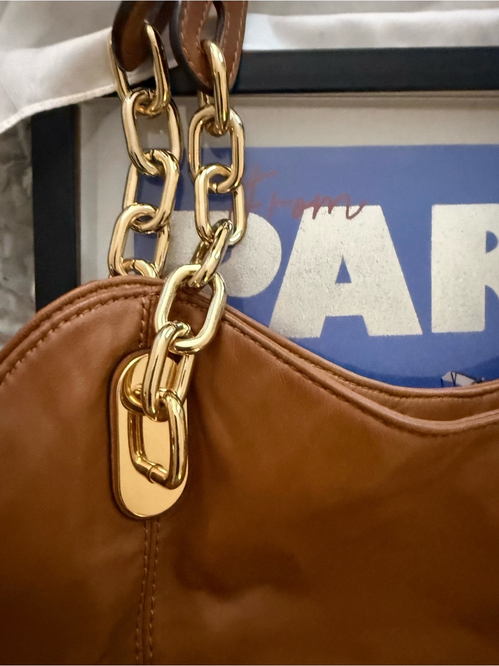 Michael Kors Cognac Leather Shoulder Bag with Gold Chain Detail - Picture 5 of 6